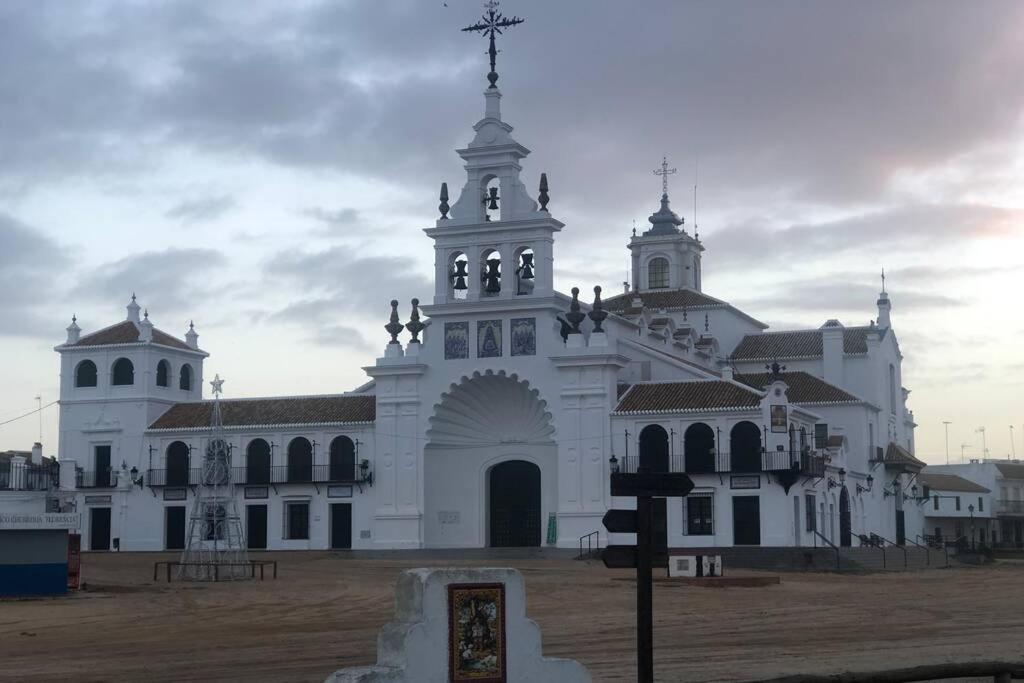 Casa Luz Del Rocio Refugio Con Alma A 8 Minutos De La Ermita Apartment Luaran gambar